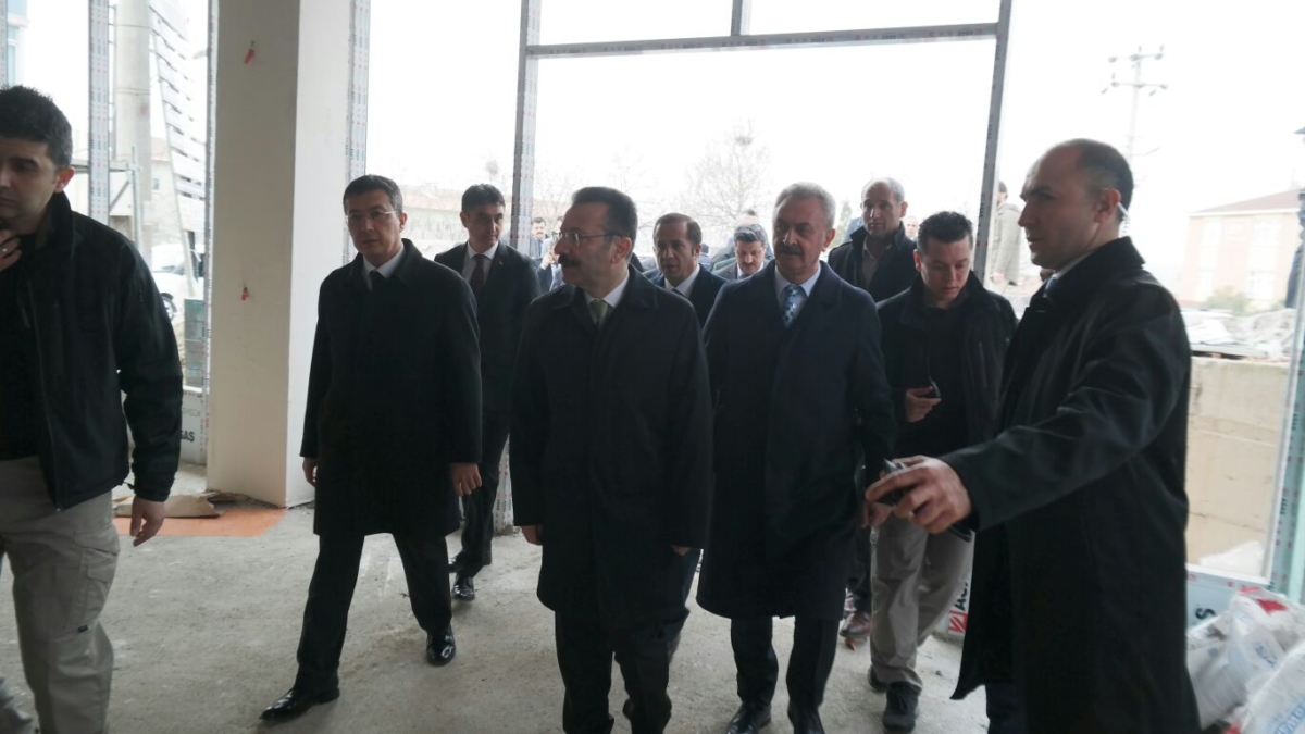 Kocaeli Valimiz Sn. Hüseyin AKSOY ve ilçe protokolümüz, Başkanımız öncülüğünde "Dilovası Halk Eğitim ve Mehmet Yıldırım Toplum Sağlık Merkezi"nde incelemelerde bulundular.