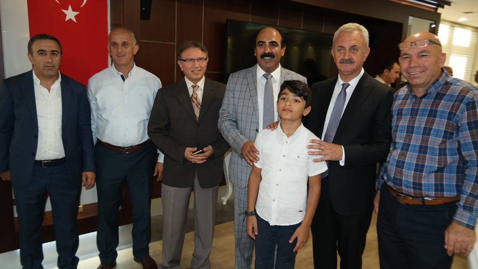 Gebze Ticaret Odası Geleneksel Bayramlaşma Törenimizi, Meclis Başkanımız, Yönetim Kurulu Üyelerimiz ve Meslek Komite Üyelerimizin katılımı ve Başkanımızın ev sahipliğiyle Odamız Meclis Salonunda gerçekleştirdik. 