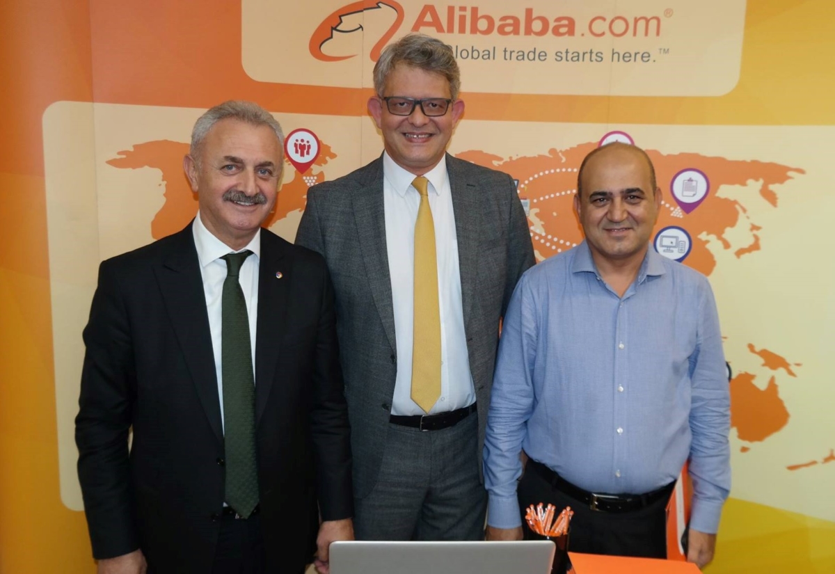 Üyelerimizin E-Ticarette yer almaları amacıyla Vakıfbank ve Alibaba.com işbirliğindeki projenin detaylarının açıklandığı toplantı Odamızda gerçekleştirildi.