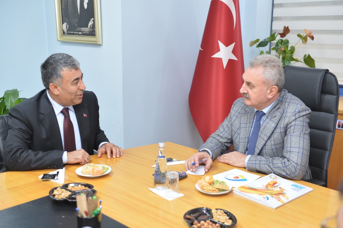 Cumhuriyet Halk Partisi Çayırova Belediye Başkan Adayı Selahattin KAYA ve beraberindeki ilçe teşkilatı Odamıza bir ziyaret gerçekleştirdi.