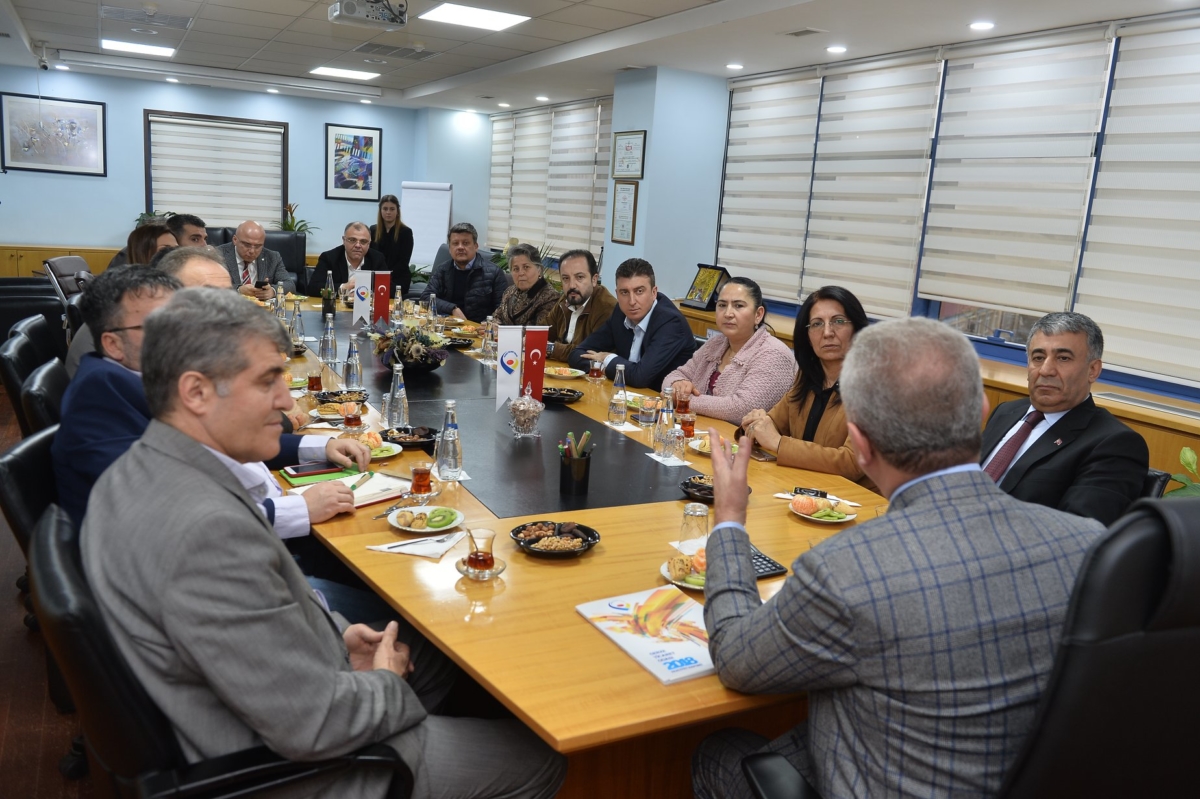 Cumhuriyet Halk Partisi Çayırova Belediye Başkan Adayı Selahattin KAYA ve beraberindeki ilçe teşkilatı Odamıza bir ziyaret gerçekleştirdi.
