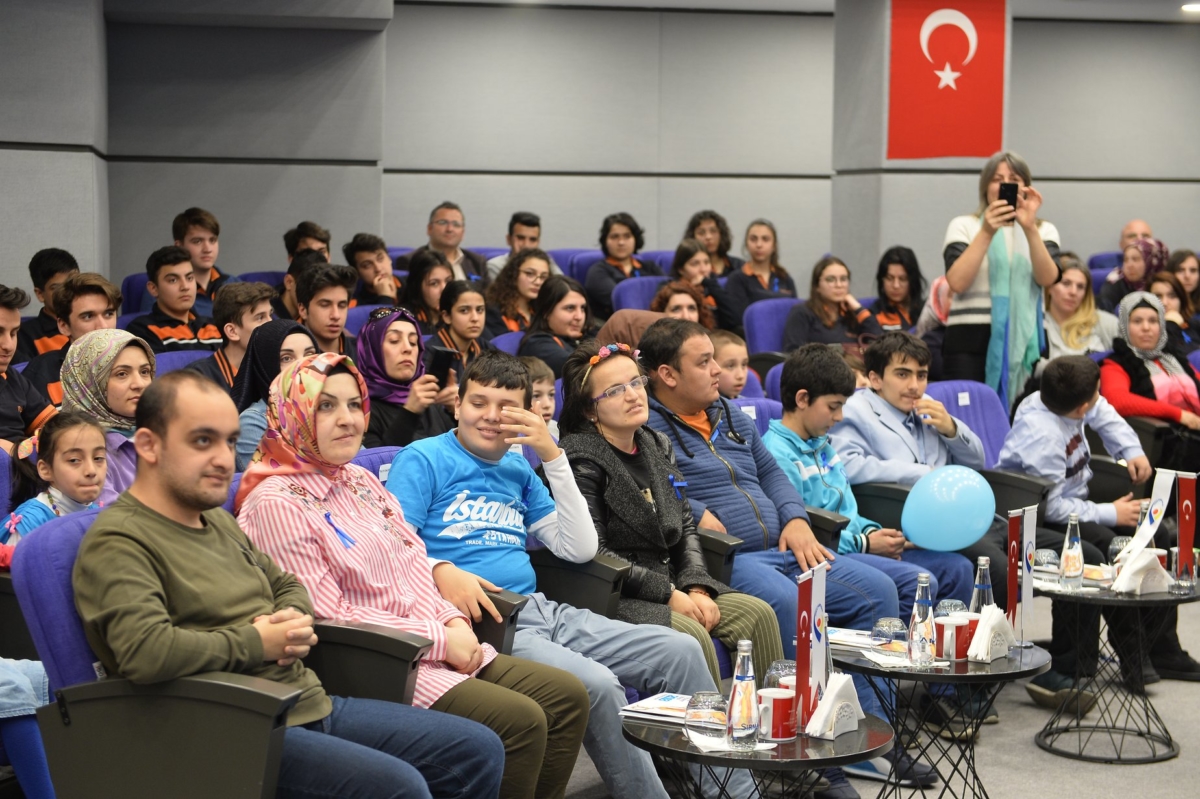 2 Nisan Otizm Farkındalık Günü Resim Sergisi 