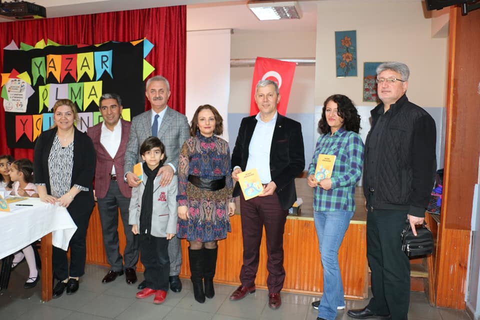 Gebze Atatürk İlköğretim Okulu öğrencilerinin Yazar Olma Yolunda adlı proje tanıtımı programı