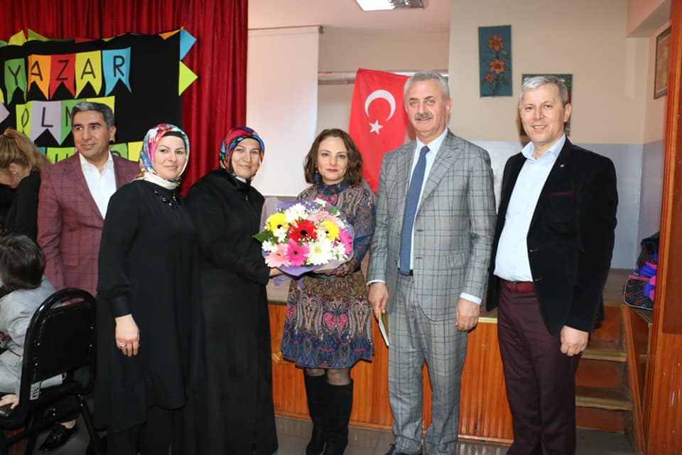 Gebze Atatürk İlköğretim Okulu öğrencilerinin Yazar Olma Yolunda adlı proje tanıtımı programı