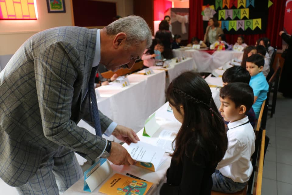 Gebze Atatürk İlköğretim Okulu öğrencilerinin Yazar Olma Yolunda adlı proje tanıtımı programı