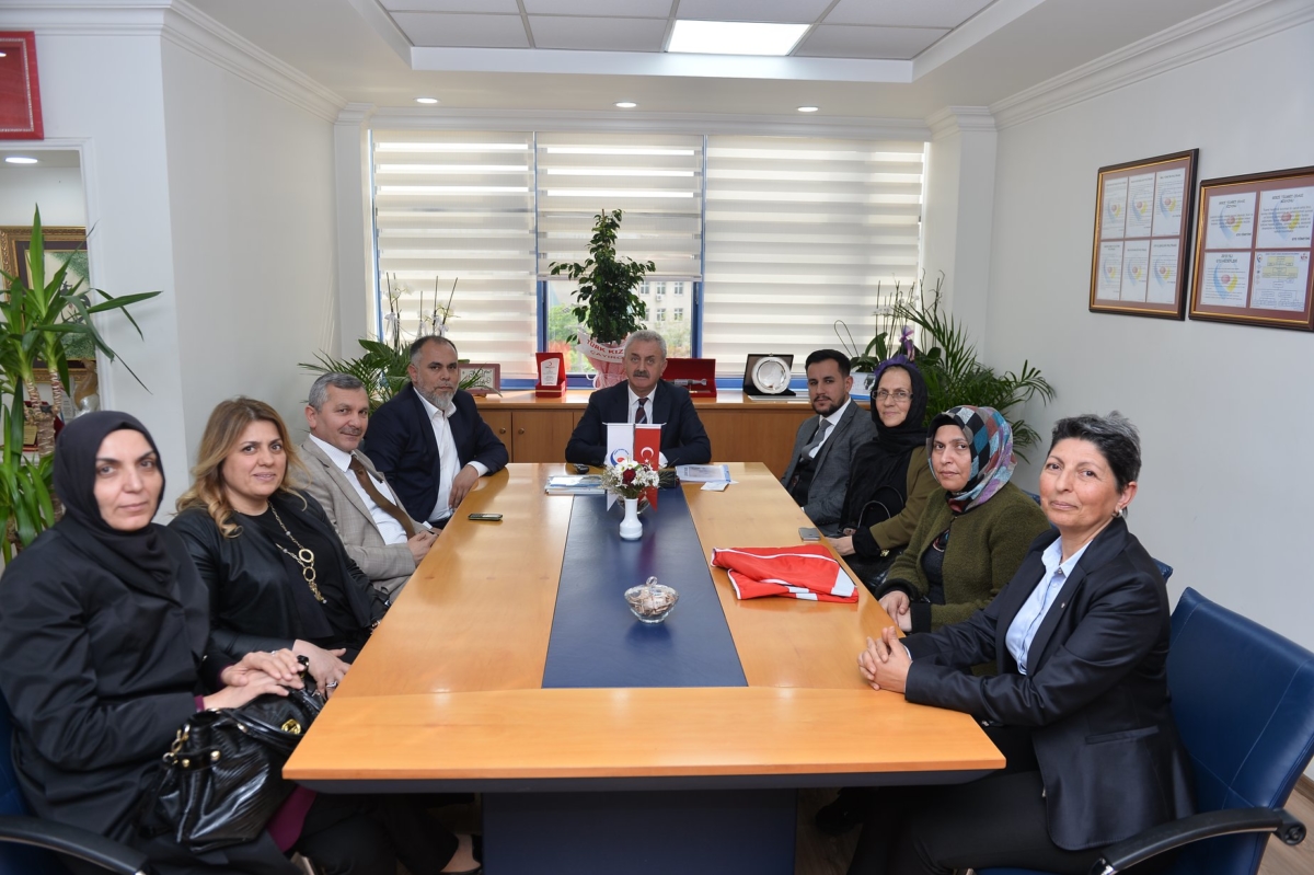 Türk Kızılayı Çayırova Şube Başkanı ve beraberindeki üyeler, Yönetim Kurulu Başkanımız Nail ÇİLER