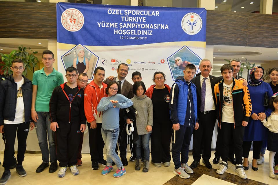 35 farklı şehirden 83 Down Mental ve Otizm engel grubundan sporcularımız, 65 antrenörle ülkemizin en özel sporcusu olmak için Türkiye yüzme şampiyonasında yarışmaya Gebze