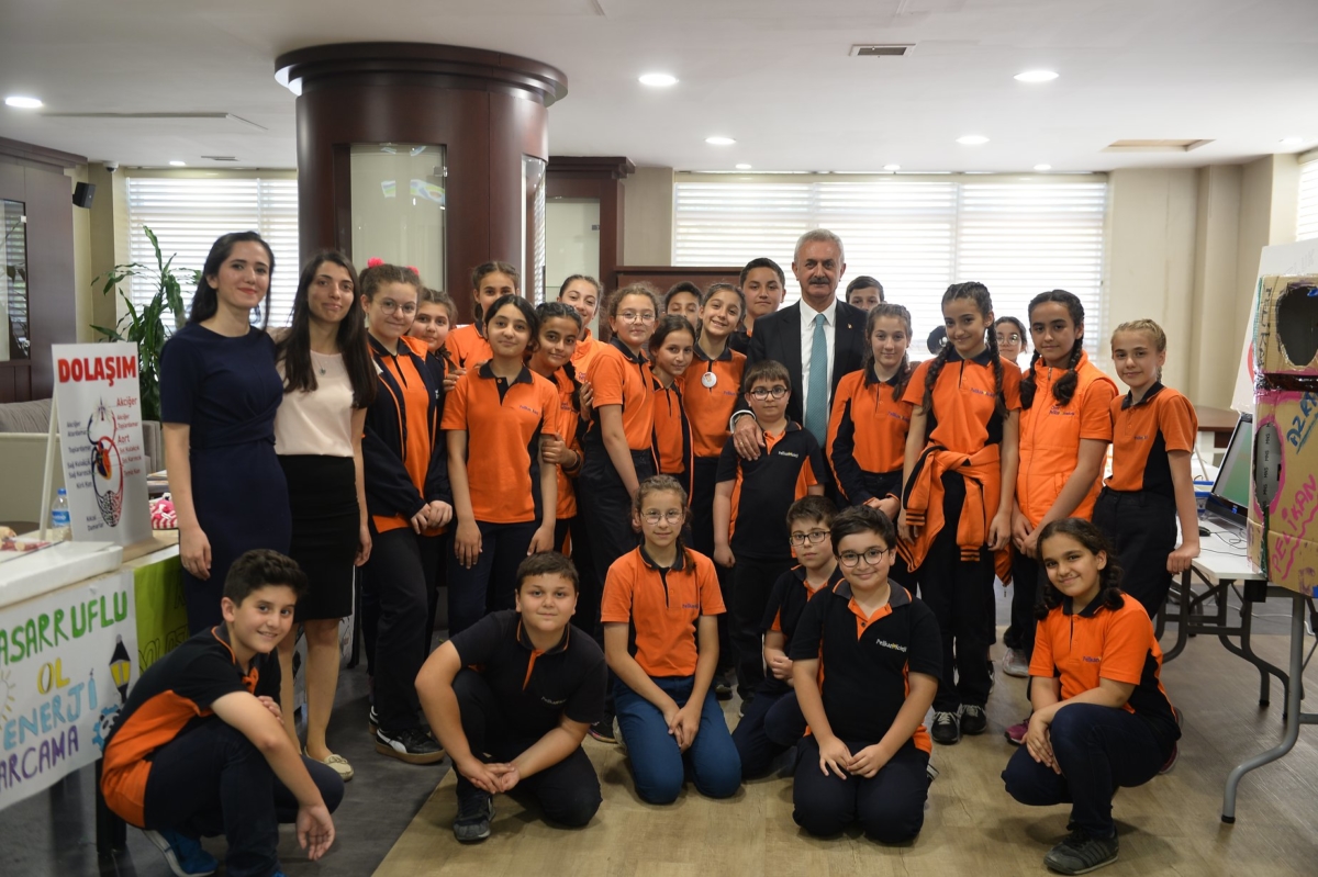 Pelikan Koleji öğrencilerinin yıl boyunca tasarlamış oldukları kodlama, robotik, üç boyutlu yazıcı ve maker projeleri Odamızda sergilendi.