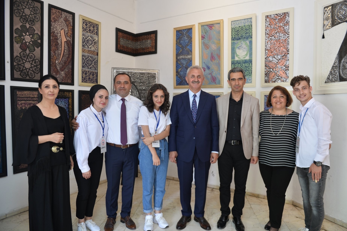 Gebze Anibal Anadolu Lisesi öğrencilerinin Görsel Sanatlar Sergisi