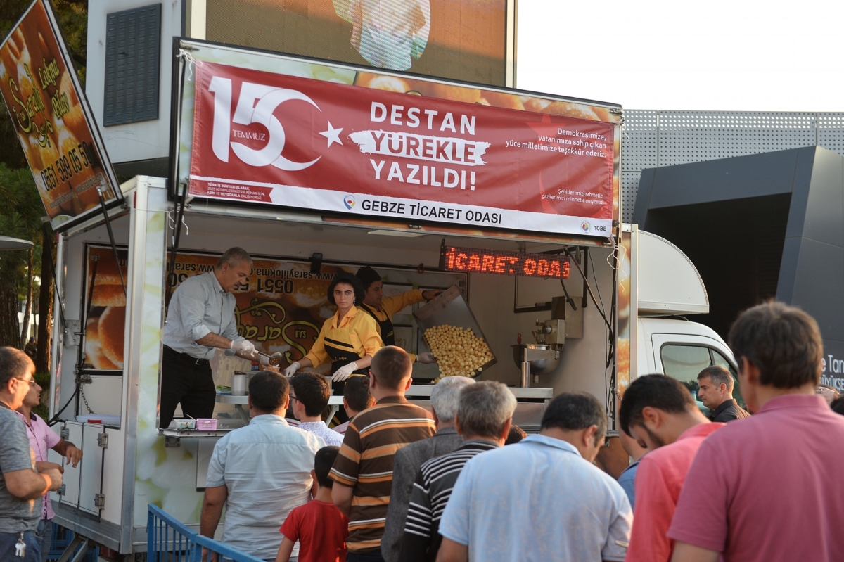 Tüm şehitlerimize, gazilerimize ve milletimize saygı ve minnetle...