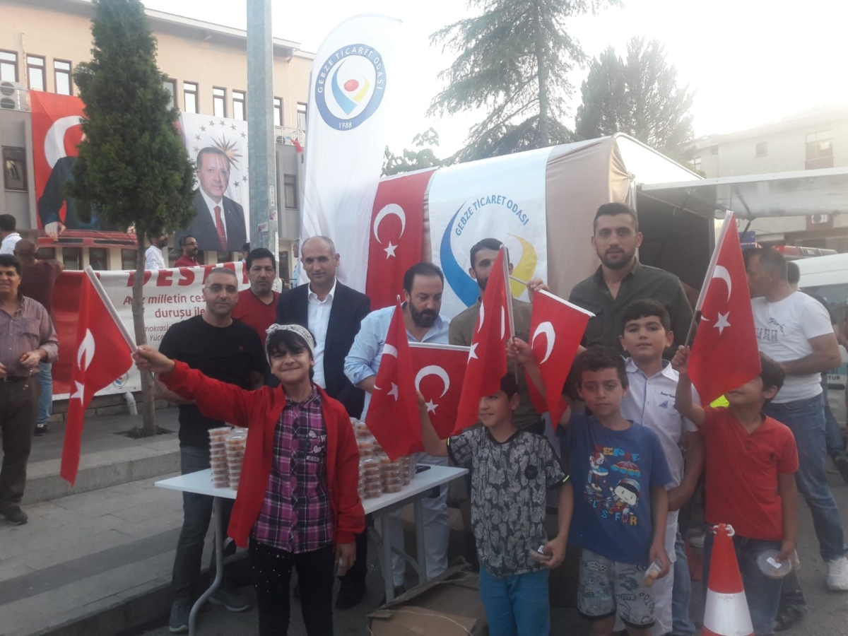 Tüm şehitlerimize, gazilerimize ve milletimize saygı ve minnetle...