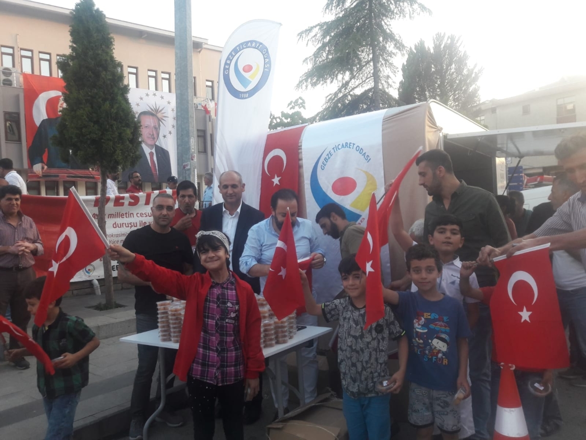 Tüm şehitlerimize, gazilerimize ve milletimize saygı ve minnetle...