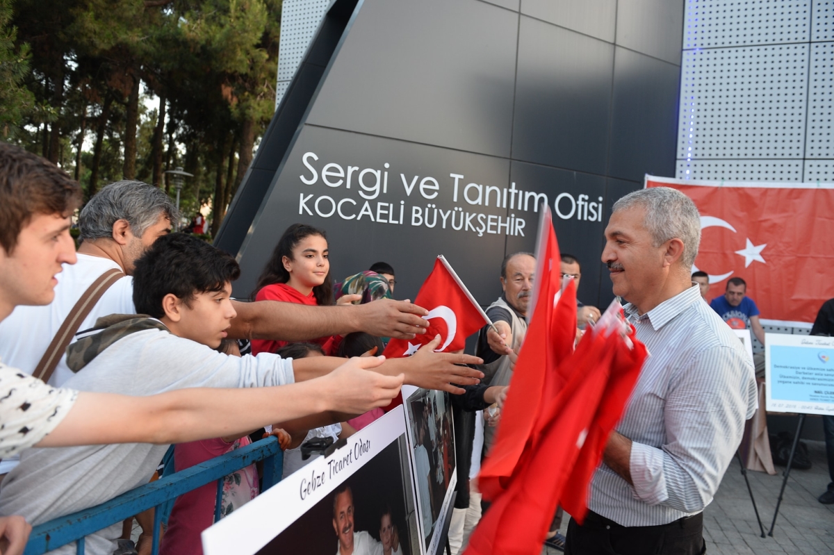 Tüm şehitlerimize, gazilerimize ve milletimize saygı ve minnetle...