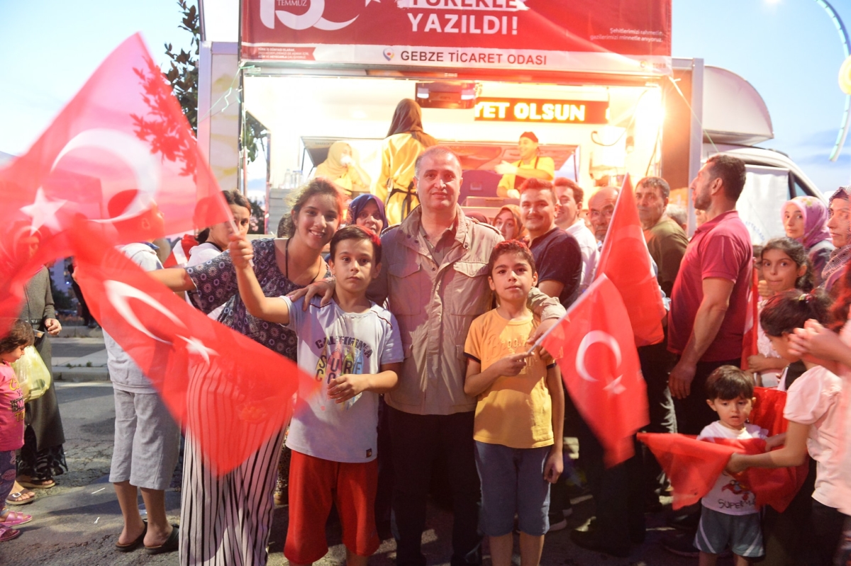 Tüm şehitlerimize, gazilerimize ve milletimize saygı ve minnetle...
