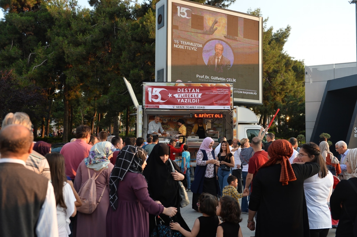Tüm şehitlerimize, gazilerimize ve milletimize saygı ve minnetle...
