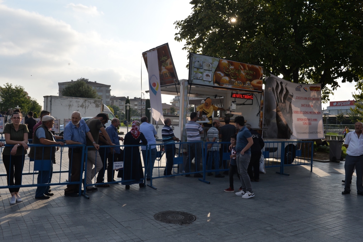 Deprem Eğitimi ve Anma Yürüyüşü programımız