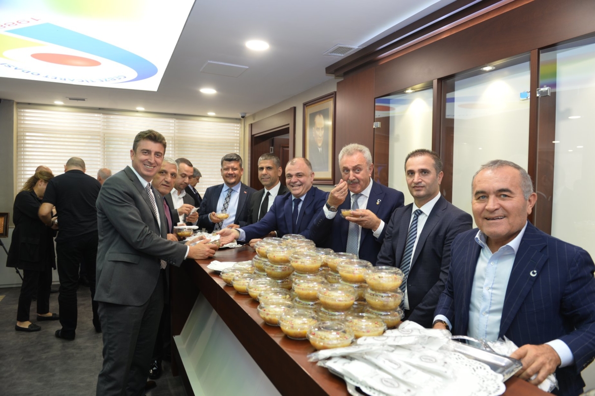 Yönetim Kurulu Başkanımız  tarafından mübarek Muharrem ayında aşure dağıtımıyla Eylül ayı Meslek Komite ve Meclis Toplantımız Başladı