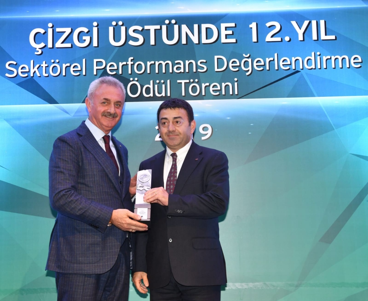 12. Çizgi Üstü Sektörel Performans Ödül töreni