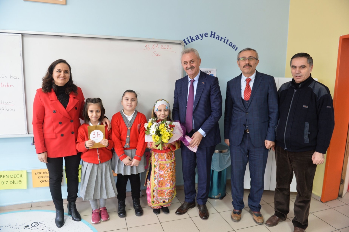 Mehmet Alp Tiryakioğlu İlkokulu 3-E sınıfı öğrencisi Eda Haşimoğlu