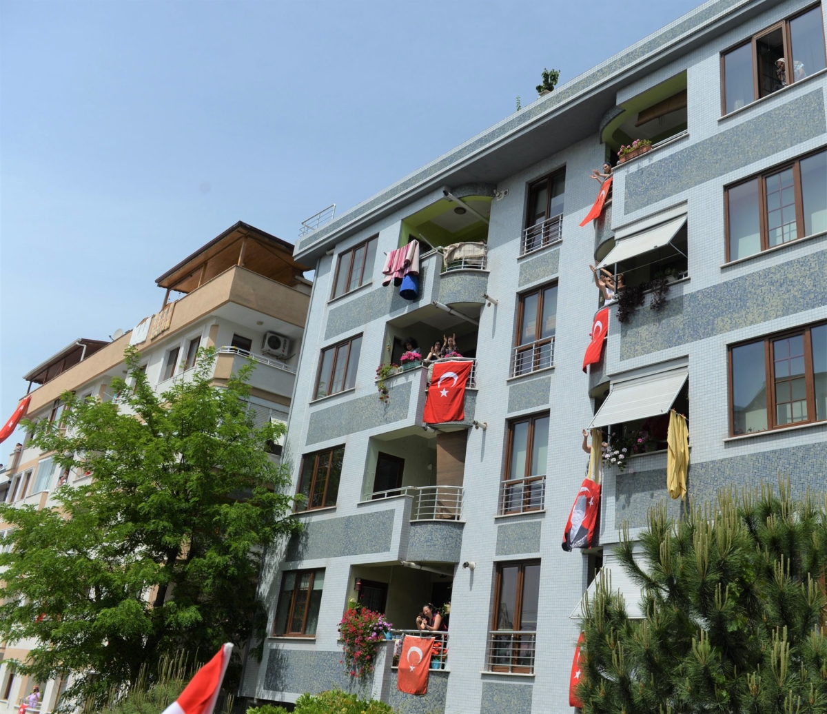 19 Mayıs Atatürk ü Anma Gençlik ve Spor Bayramında coşkumuzu bizlere balkonlarından eşlik eden Gebze Çayırova Dilovası ve Darıca halkımızla paylaştık