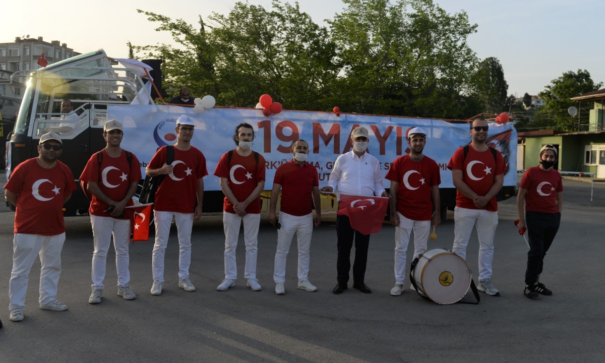 19 Mayıs Atatürk ü Anma Gençlik ve Spor Bayramında coşkumuzu bizlere balkonlarından eşlik eden Gebze Çayırova Dilovası ve Darıca halkımızla paylaştık