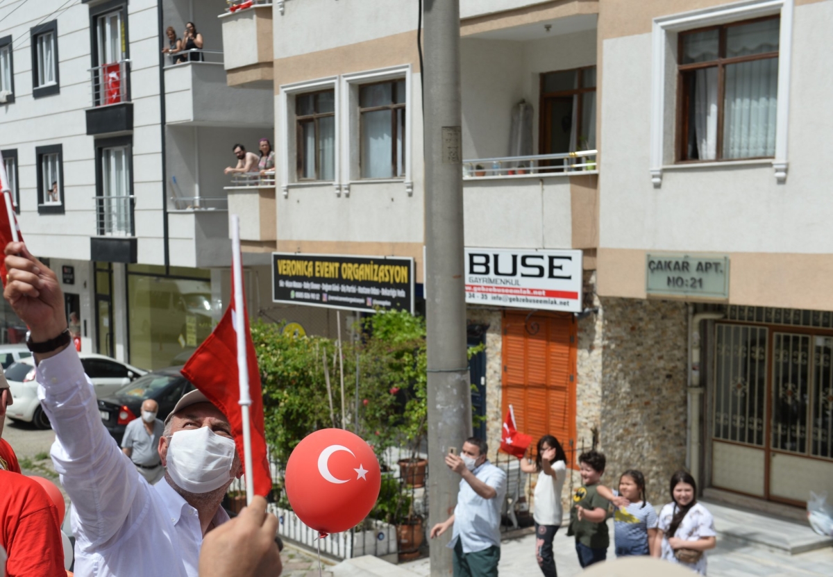 19 Mayıs Atatürk ü Anma Gençlik ve Spor Bayramında coşkumuzu bizlere balkonlarından eşlik eden Gebze Çayırova Dilovası ve Darıca halkımızla paylaştık