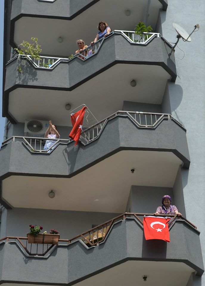 19 Mayıs Atatürk ü Anma Gençlik ve Spor Bayramında coşkumuzu bizlere balkonlarından eşlik eden Gebze Çayırova Dilovası ve Darıca halkımızla paylaştık