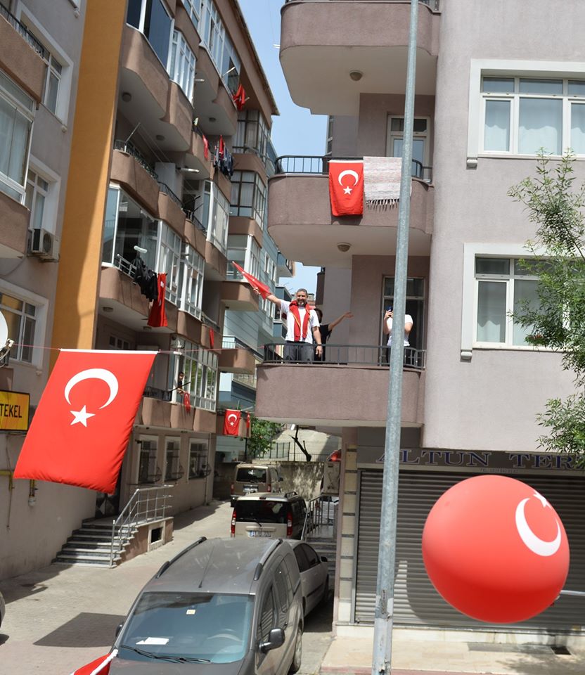 19 Mayıs Atatürk ü Anma Gençlik ve Spor Bayramında coşkumuzu bizlere balkonlarından eşlik eden Gebze Çayırova Dilovası ve Darıca halkımızla paylaştık