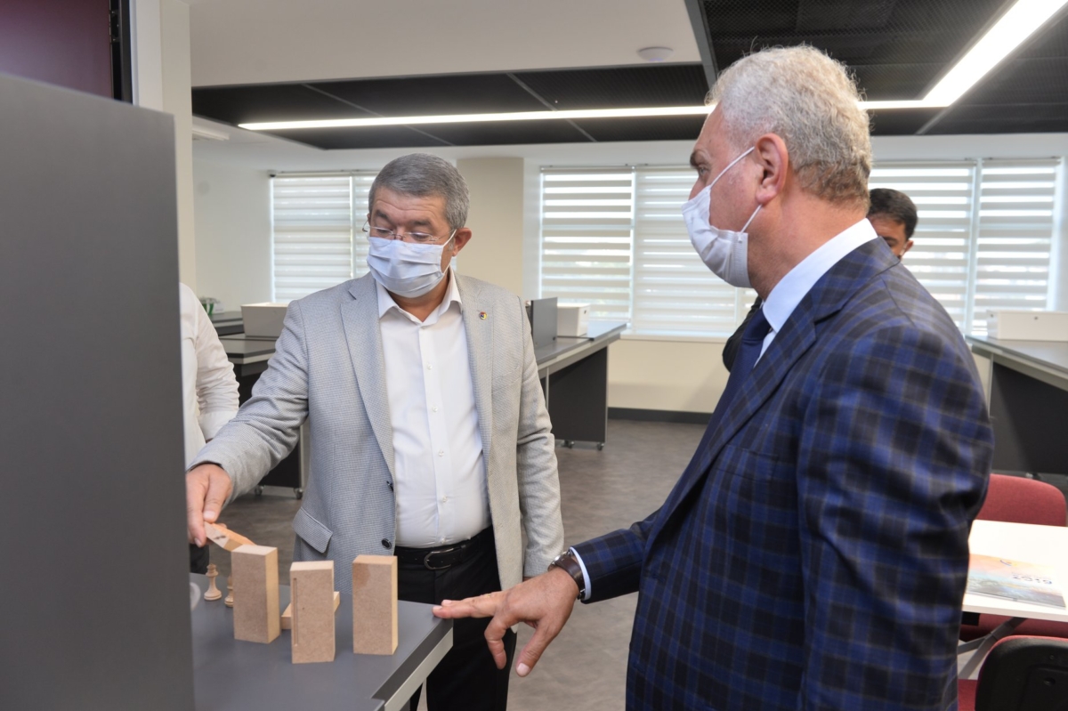 Van TSO Yönetim Kurulu Başkanı ve beraberindeki heyetin Odamızı ziyareti 