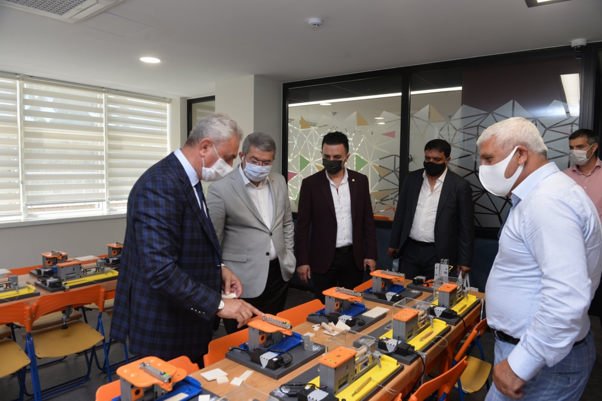Van TSO Yönetim Kurulu Başkanı ve beraberindeki heyetin Odamızı ziyareti 